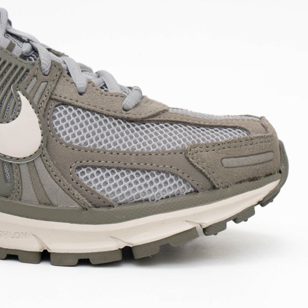 Кроссовки Nike Zoom Vomero 5 HF1553 002.