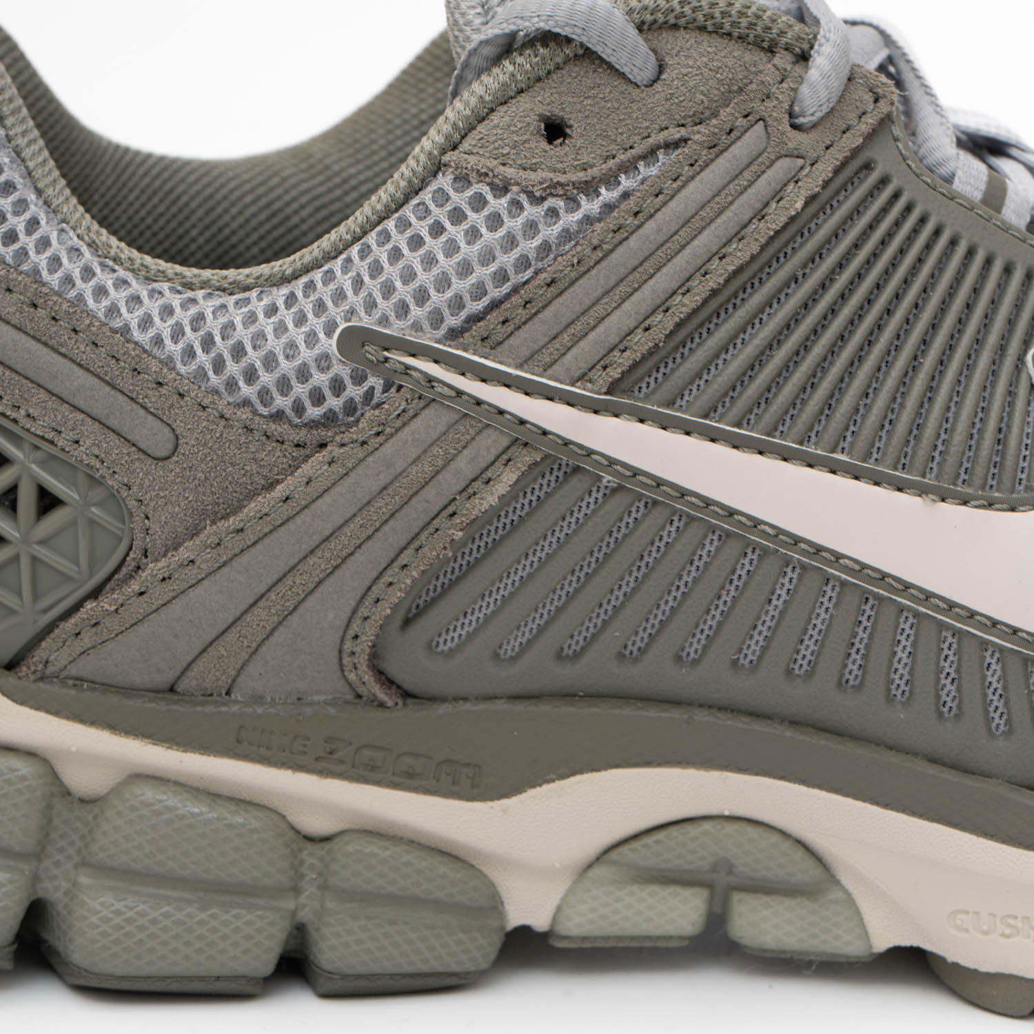 Кросівки Nike Zoom Vomero 5 HF1553 002