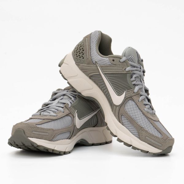 Кроссовки Nike Zoom Vomero 5 HF1553 002.