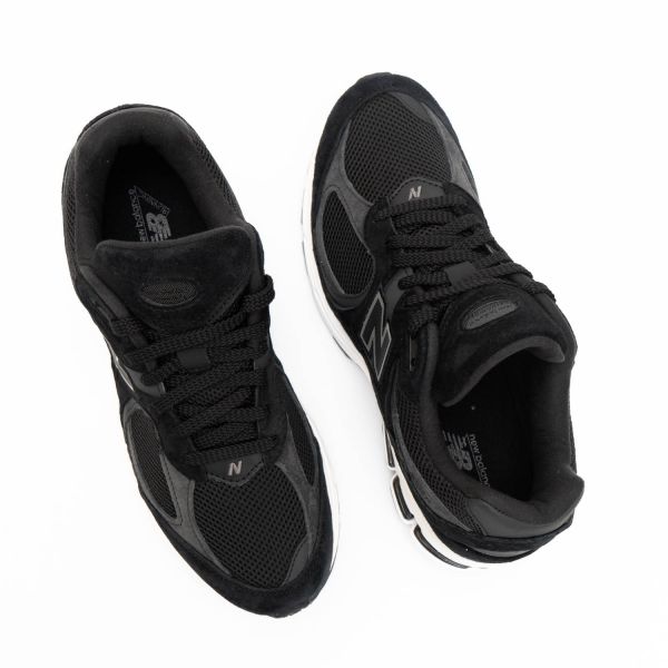 Кроссовки New Balance M2002RBK.