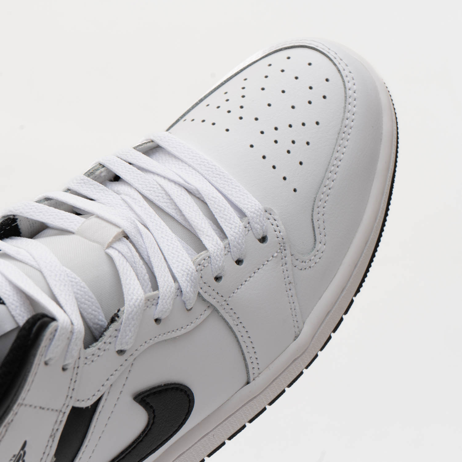 Кеди Nike Air Jordan 1 Mid DQ8426 132