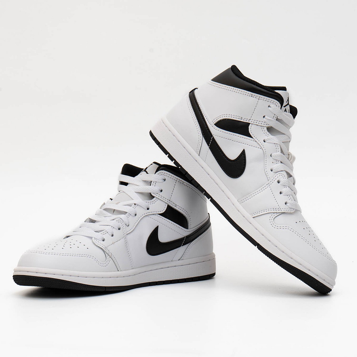 Кеди Nike Air Jordan 1 Mid DQ8426 132 — купити в Україні | Nike