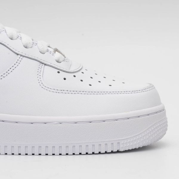 Кеды Nike Air Force CW2288-111.