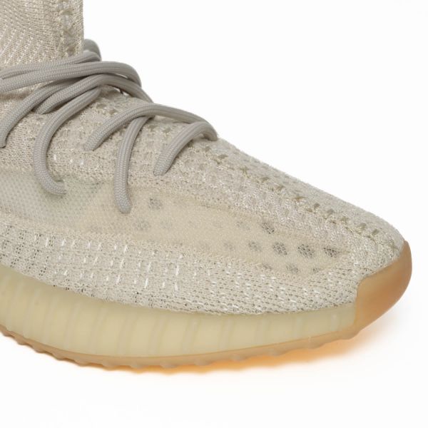 Кроссовки Adidas YEEZY Yeezy Boost 350 V2 Light/Light/Light.
