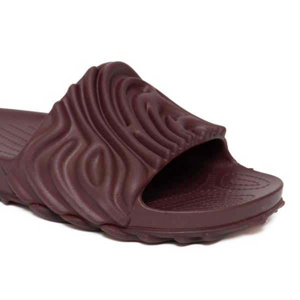 Шлепанцы Crocs Salehebembury.