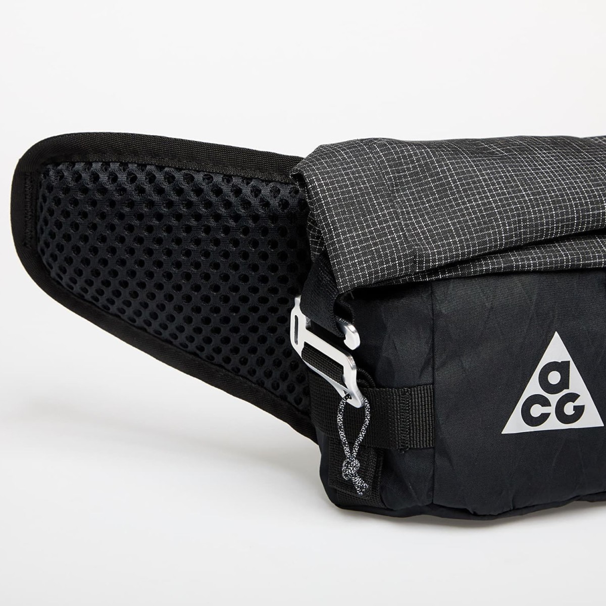 Сумка Nike ACG DV4051-011