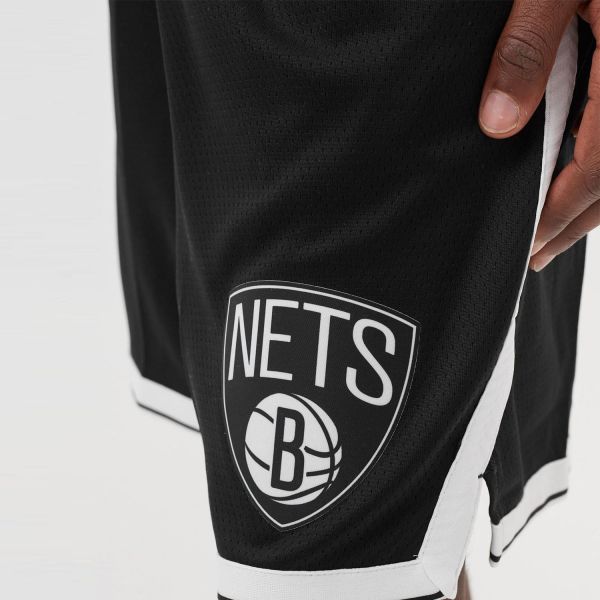 Шорты Nike NBA AJ5584-010.