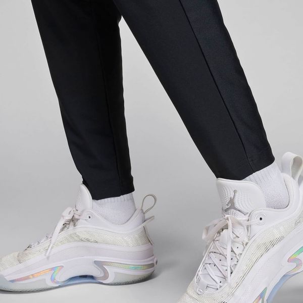 Штаны Nike Jordan FN5840-010.