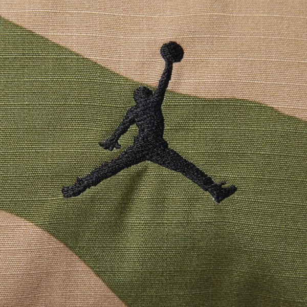 Пуховик Nike Jordan FB6988-200.
