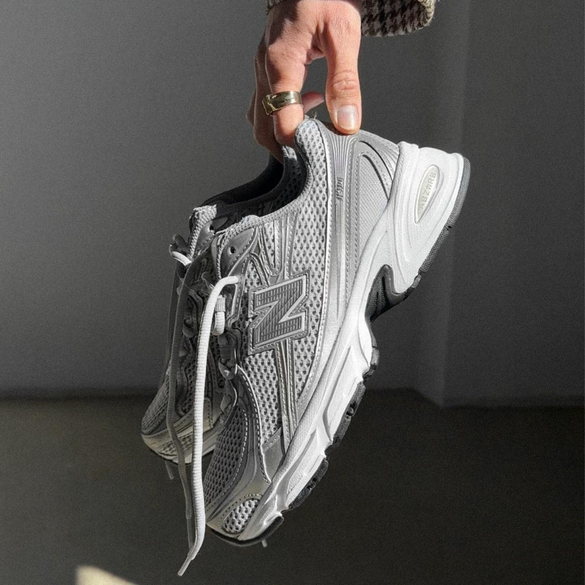 Кросівки New Balance U740SG2