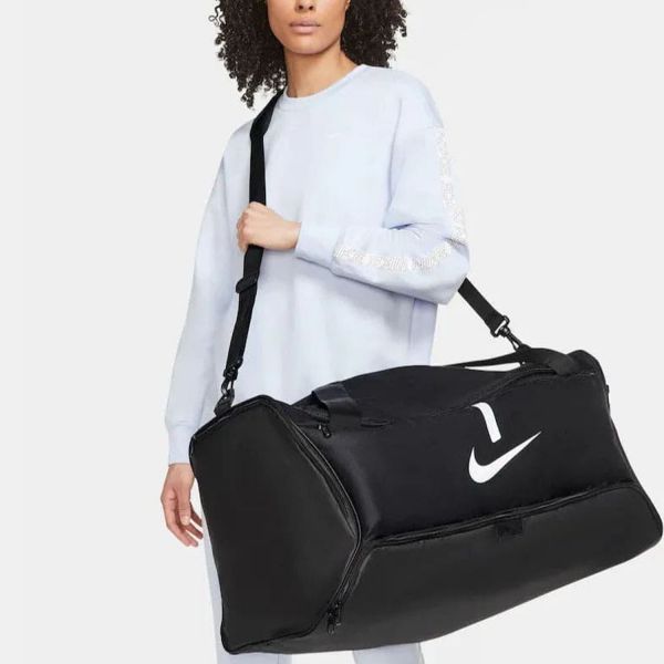 Спортивна сумка Nike CU8090-010.