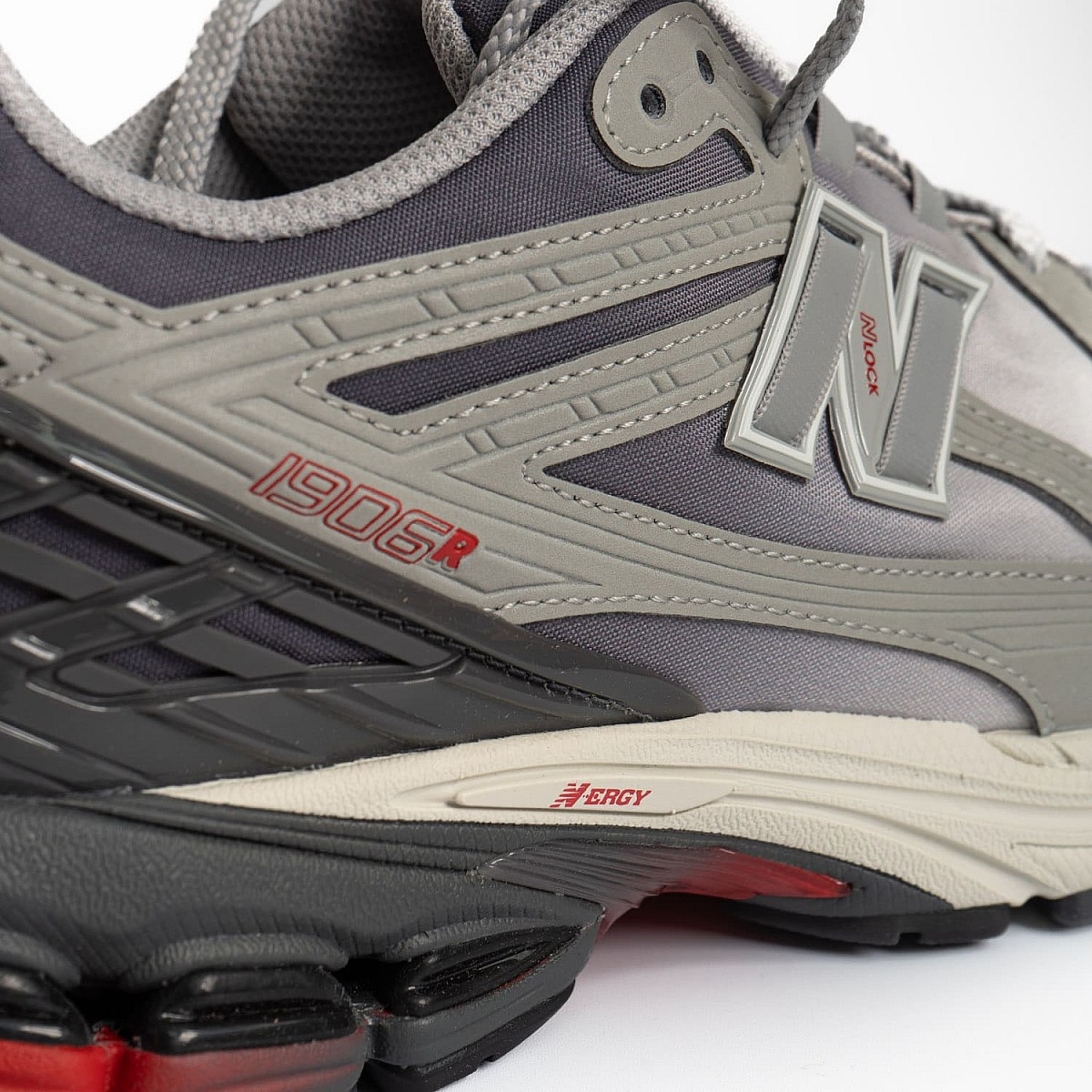 Кросівки New Balance U1906RJC