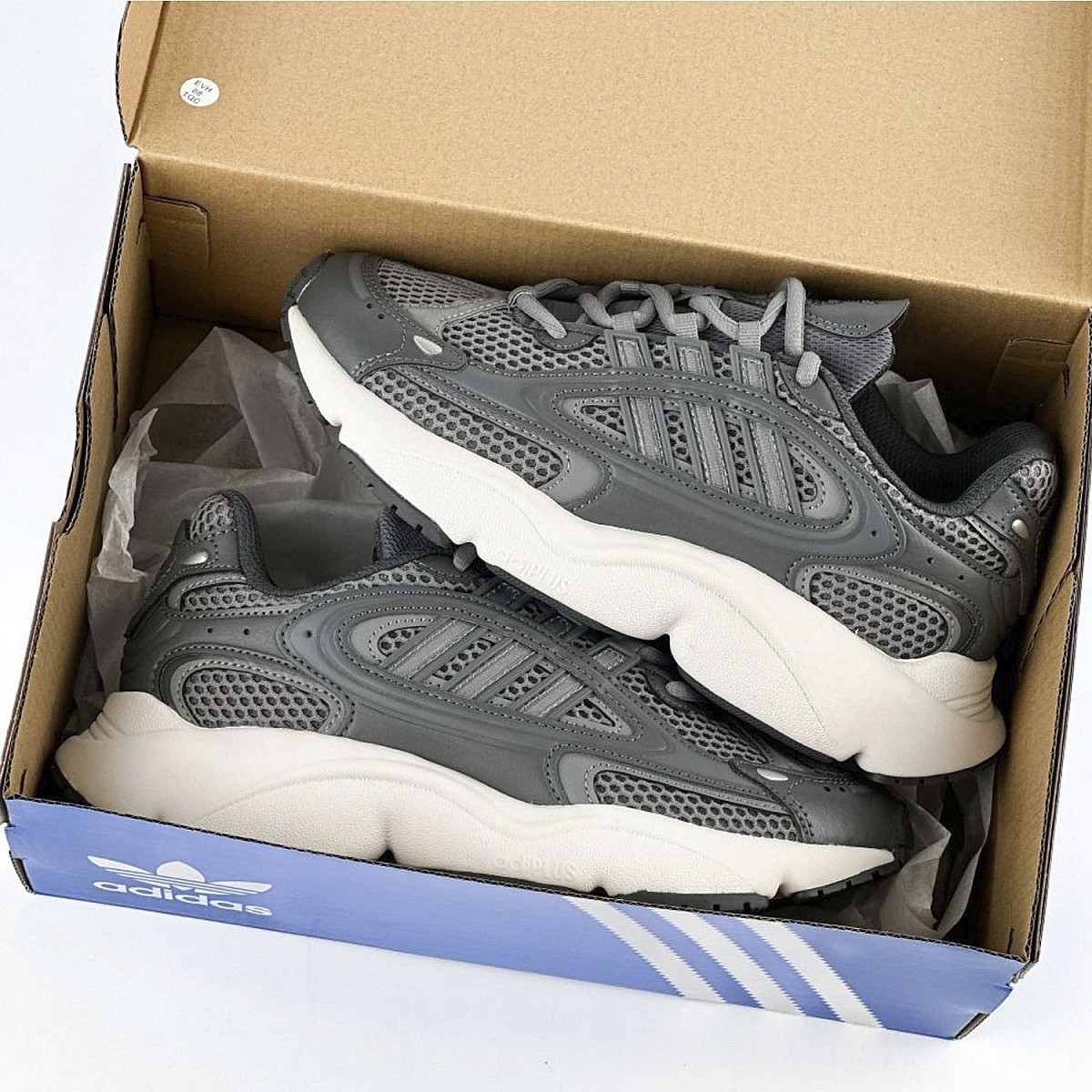 Кросівки Adidas Ozmillen IF3448 — купити в Україні | Adidas