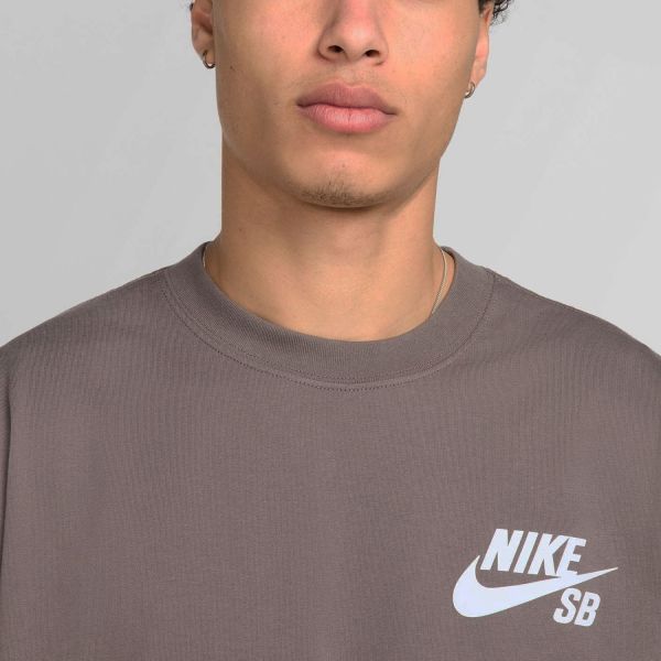 Футболка Nike DC7817-289.