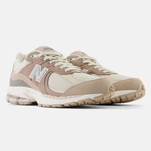 Кроссовки New Balance M2002RSI.