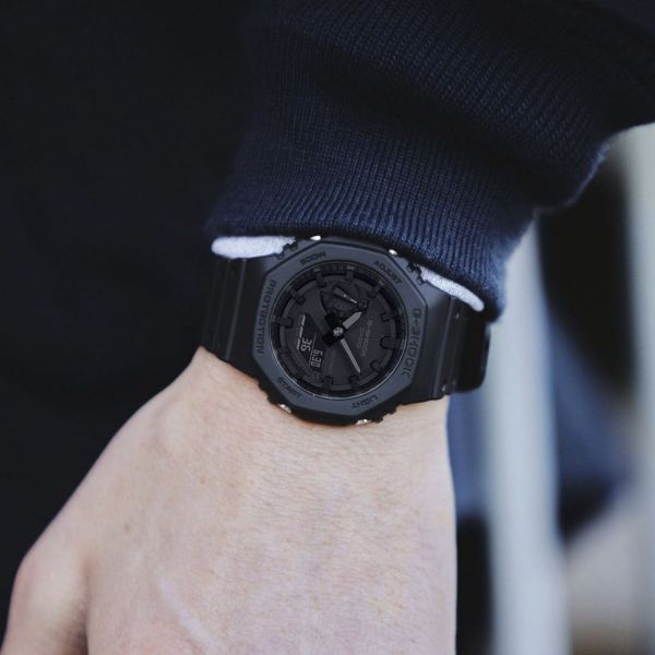 Часы G-Shock GA-2100-1A1CR. Часы G-Shock GA-2100-1A1CR.